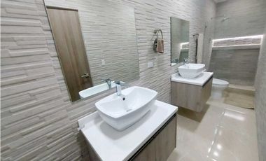 ALQUILER CASA AMPLIA Y MODERNA EN ALTOS DE PANAMA