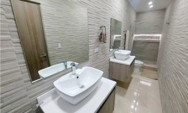 ALQUILER CASA AMPLIA Y MODERNA EN ALTOS DE PANAMA