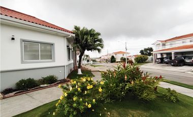 Se Vende o Alquila Casa en Versalles Costa Verde-La Chorrera (DR)