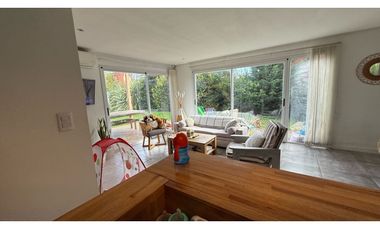 VENTA CASA CON PARQUE QUINCHO Y POSIBILDAD DE AMPLIAR