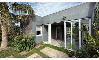 VENTA CASA CON PARQUE QUINCHO Y POSIBILDAD DE AMPLIAR