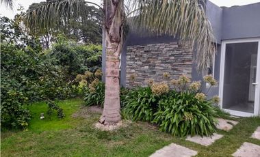 Casa 3 ambientes — Zona Los Acantilados