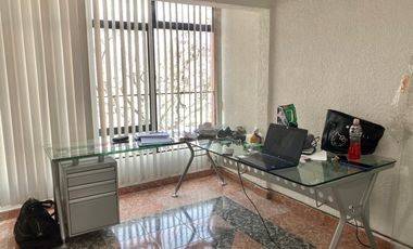 Edificio con Bodega en Venta en Azcapotzalco.