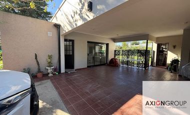 Casa en venta de 2 dormitorios c/ cochera en Villa Elisa