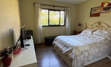 Casa en venta de 2 dormitorios c/ cochera en Villa Elisa
