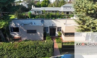 Casa en venta de 2 dormitorios c/ cochera en Villa Elisa