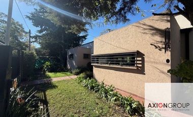 Casa en venta de 2 dormitorios c/ cochera en Villa Elisa