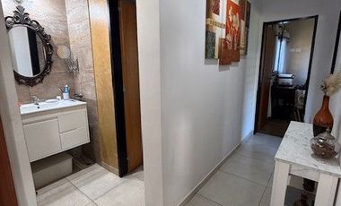 Casa en venta de 2 dormitorios c/ cochera en Villa Elisa