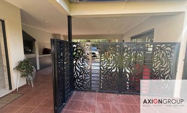 Casa en venta de 2 dormitorios c/ cochera en Villa Elisa