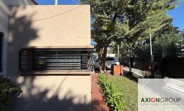 Casa en venta de 2 dormitorios c/ cochera en Villa Elisa