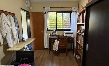 Casa en venta de 2 dormitorios c/ cochera en Villa Elisa