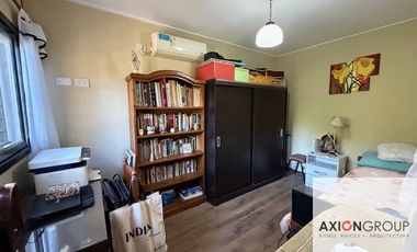 Casa en venta de 2 dormitorios c/ cochera en Villa Elisa