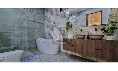 SE VENDE CASA NUEVA A PUERTA CERRADA DE 3 PISOS VILLA MARIA II YOPAL