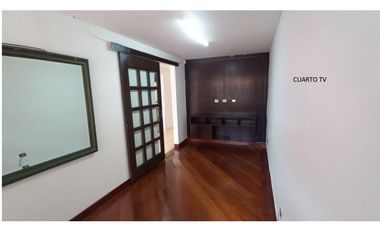 Casa Remodelada con terraza para Arriendo en Santa Paula