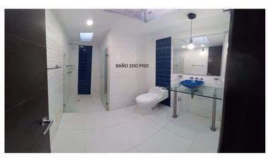 Casa Remodelada con terraza para Arriendo en Santa Paula