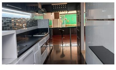 Casa Remodelada con terraza para Arriendo en Santa Paula
