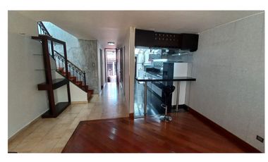 Casa Remodelada con terraza para Arriendo en Santa Paula