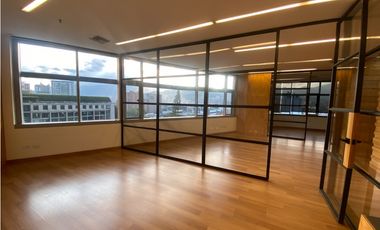 Oficina 78m2 en CC Milla de Oro para arriendo