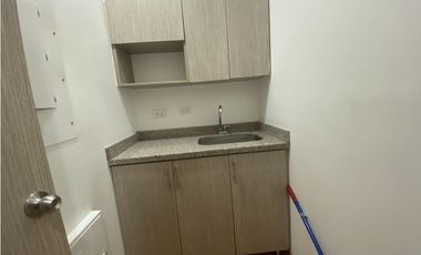 Oficina 78m2 en CC Milla de Oro para arriendo