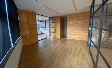 Oficina 78m2 en CC Milla de Oro para arriendo