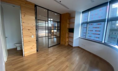 Oficina 78m2 en CC Milla de Oro para arriendo