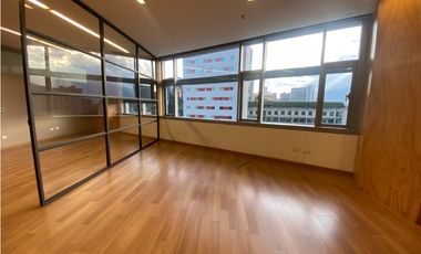 Oficina 78m2 en CC Milla de Oro para arriendo