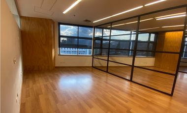 Oficina 78m2 en CC Milla de Oro para arriendo