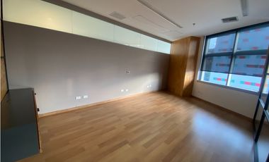Oficina 78m2 en CC Milla de Oro para arriendo