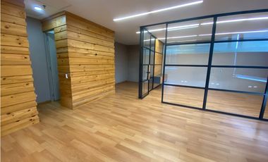 Oficina 78m2 en CC Milla de Oro para arriendo