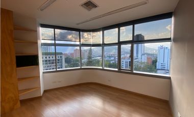 Oficina 78m2 en CC Milla de Oro para arriendo