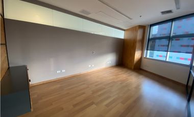 Oficina 78m2 en CC Milla de Oro para arriendo
