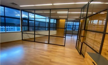 Oficina 78m2 en CC Milla de Oro para arriendo