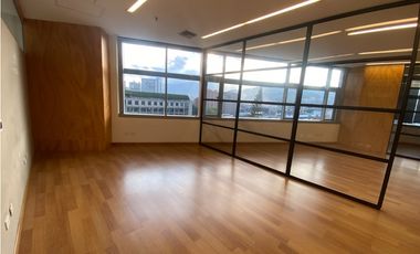 Oficina 78m2 en CC Milla de Oro para arriendo