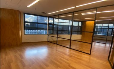Oficina 78m2 en CC Milla de Oro para arriendo