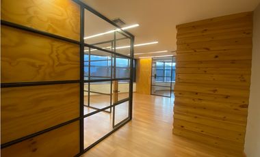 Oficina 78m2 en CC Milla de Oro para arriendo