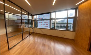 Oficina 78m2 en CC Milla de Oro para arriendo