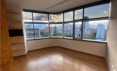 Oficina 78m2 en CC Milla de Oro para arriendo