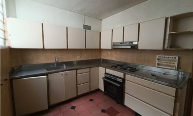 SE ARRIENDA CASA, EN ENVIGADO BARRIO MESA