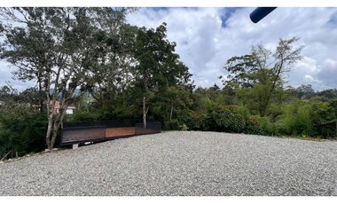 CASA COMERCIAL BORDE DE VIA RETIRO