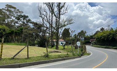 CASA COMERCIAL BORDE DE VIA RETIRO