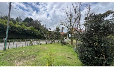 CASA COMERCIAL BORDE DE VIA RETIRO