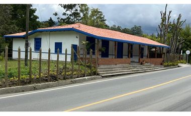 CASA COMERCIAL BORDE DE VIA RETIRO