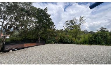 CASA COMERCIAL BORDE DE VIA RETIRO