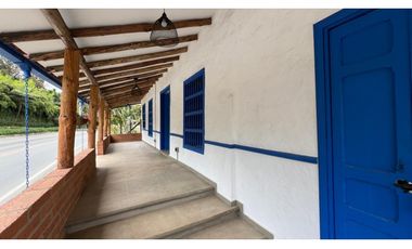 CASA COMERCIAL BORDE DE VIA RETIRO