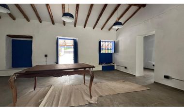 CASA COMERCIAL BORDE DE VIA RETIRO