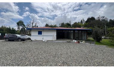 CASA COMERCIAL BORDE DE VIA RETIRO