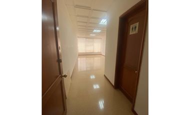 SE VENDE OFICINA EN EL EDIFICIO DIARIO DEL OTUN