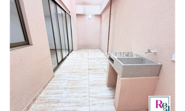 Se Arrienda Hermosa Casa Unifamiliar en Unidad Abierta.