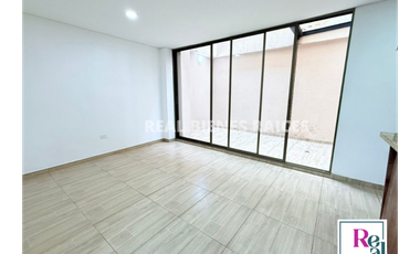 Se Arrienda Hermosa Casa Unifamiliar en Unidad Abierta.