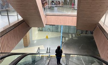 Se vende Local centro comercial La Calera Gardens